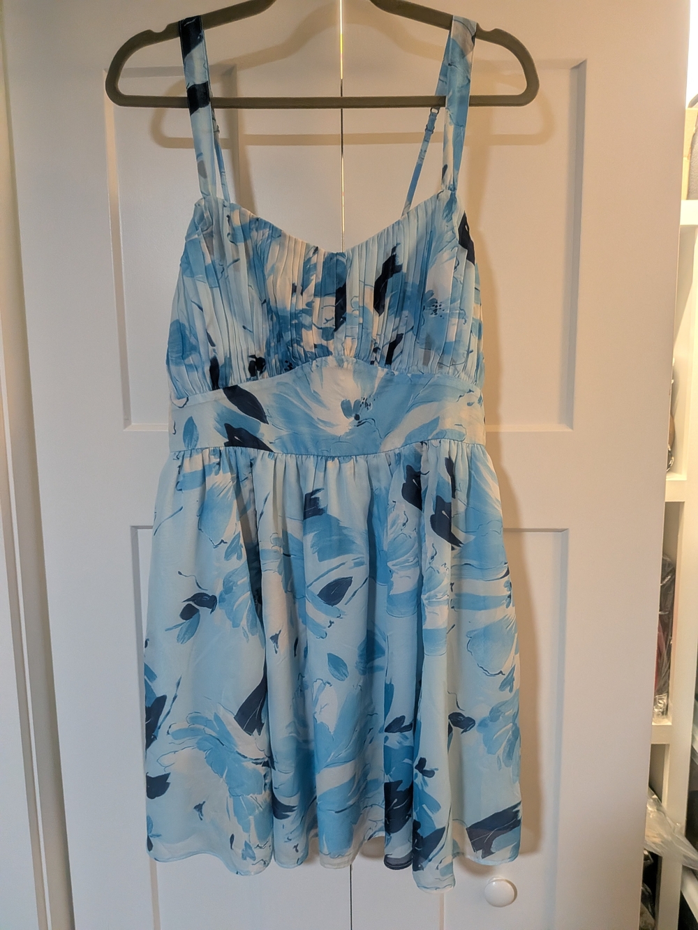 Abercrombie & Fitch Shift Dress Womens Size L Blue Floral Sleeveless Small Snag